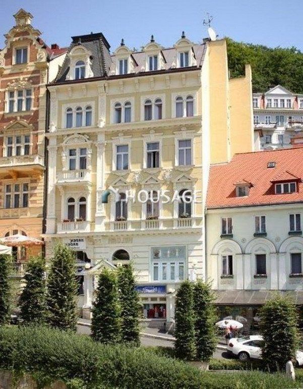 Отель, гостиница в Карловых Варах, Чехия, 3 200 м2 - фото 1