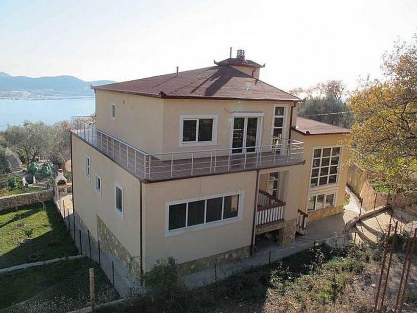 Дом в Баре, Черногория, 426 м2 - фото 1
