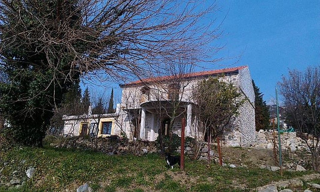 Дом в Херцег-Нови, Черногория, 140 м2 - фото 1