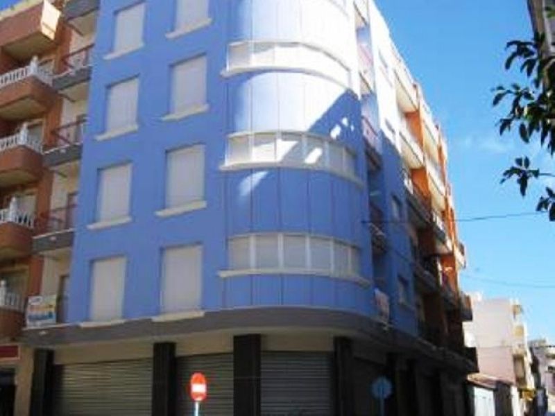 Коммерческая недвижимость в Торревьехе, Испания, 460 м2 - фото 1