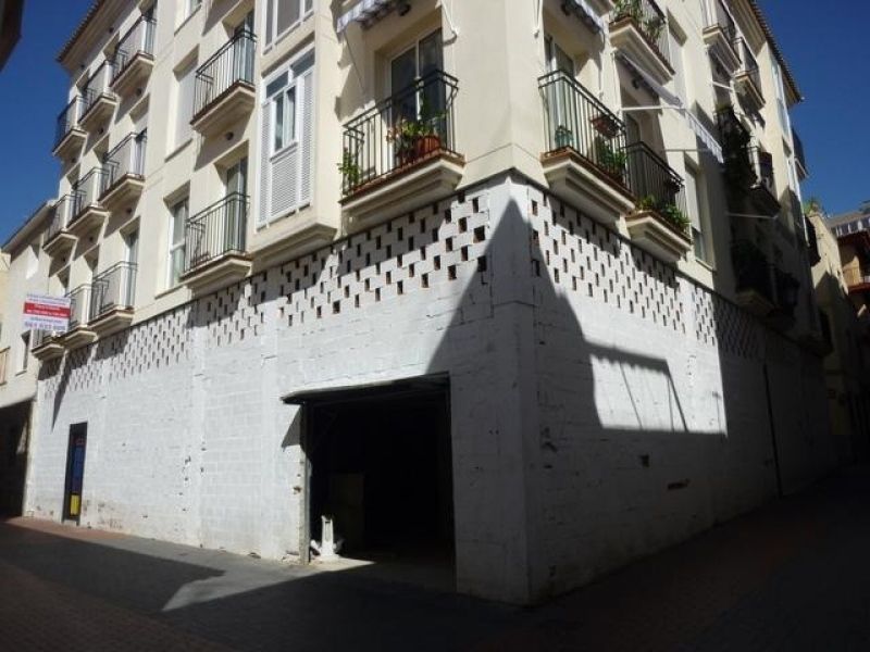 Коммерческая недвижимость в Бенидорме, Испания, 208 м2 - фото 1