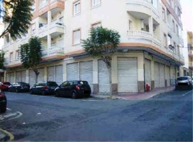 Коммерческая недвижимость в Торревьехе, Испания, 478 м2 - фото 1