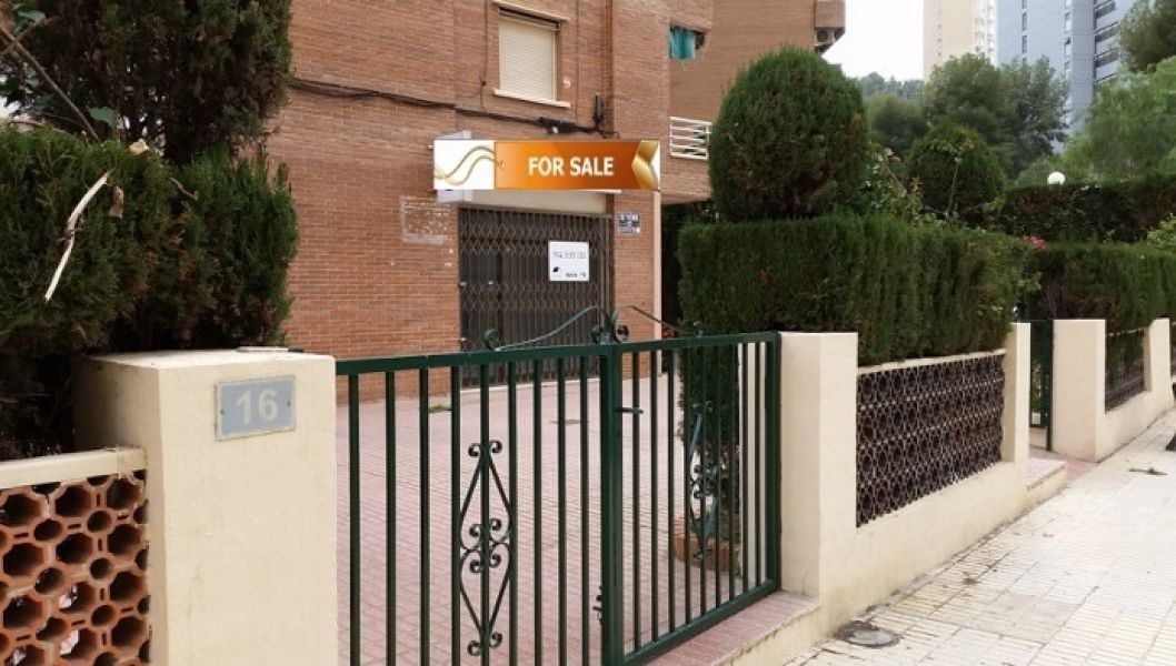 Коммерческая недвижимость в Бенидорме, Испания, 57 м2 - фото 1