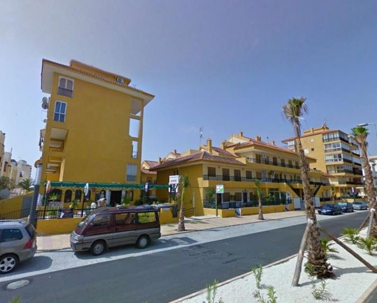 Коммерческая недвижимость в Торревьехе, Испания, 140 м2 - фото 1