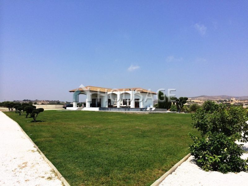 Вилла в Ларнаке, Кипр, 140 м2 - фото 1