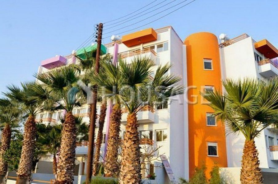 Коммерческая недвижимость в Лимасоле, Кипр, 1 025 м2 - фото 1