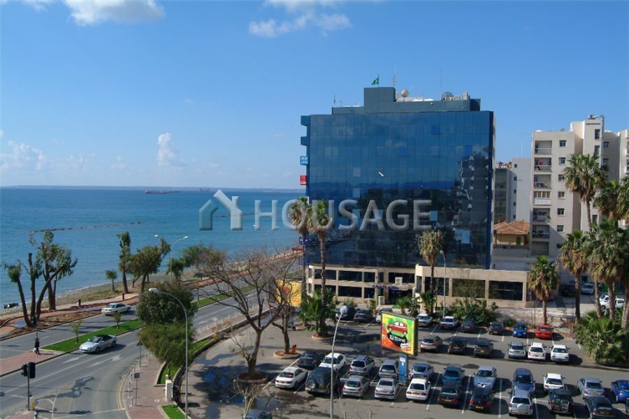 Коммерческая недвижимость в Лимасоле, Кипр, 528 м2 - фото 1