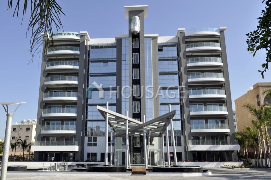 Коммерческая недвижимость в Лимасоле, Кипр, 256 м2 - фото 1