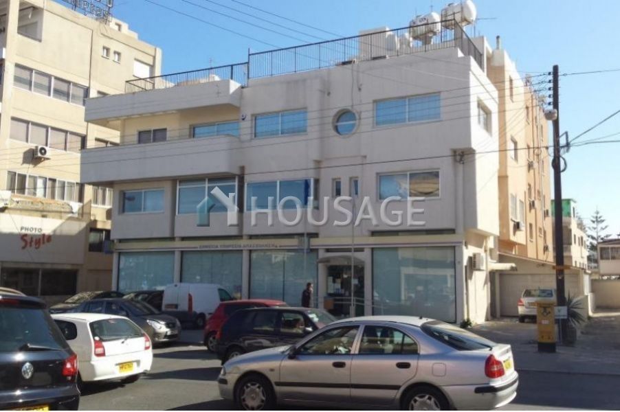 Коммерческая недвижимость в Лимасоле, Кипр, 730 м2 - фото 1