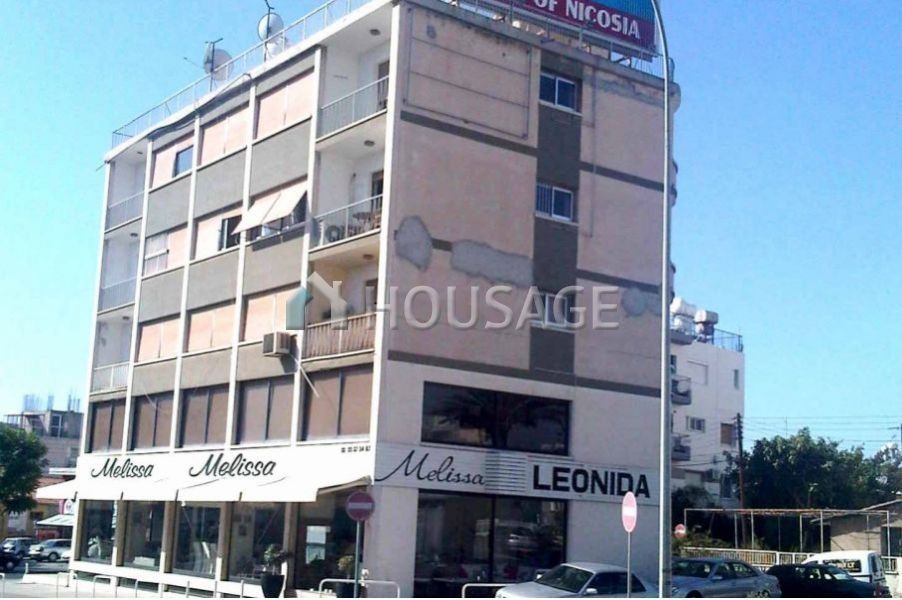 Коммерческая недвижимость в Лимасоле, Кипр, 900 м2 - фото 1