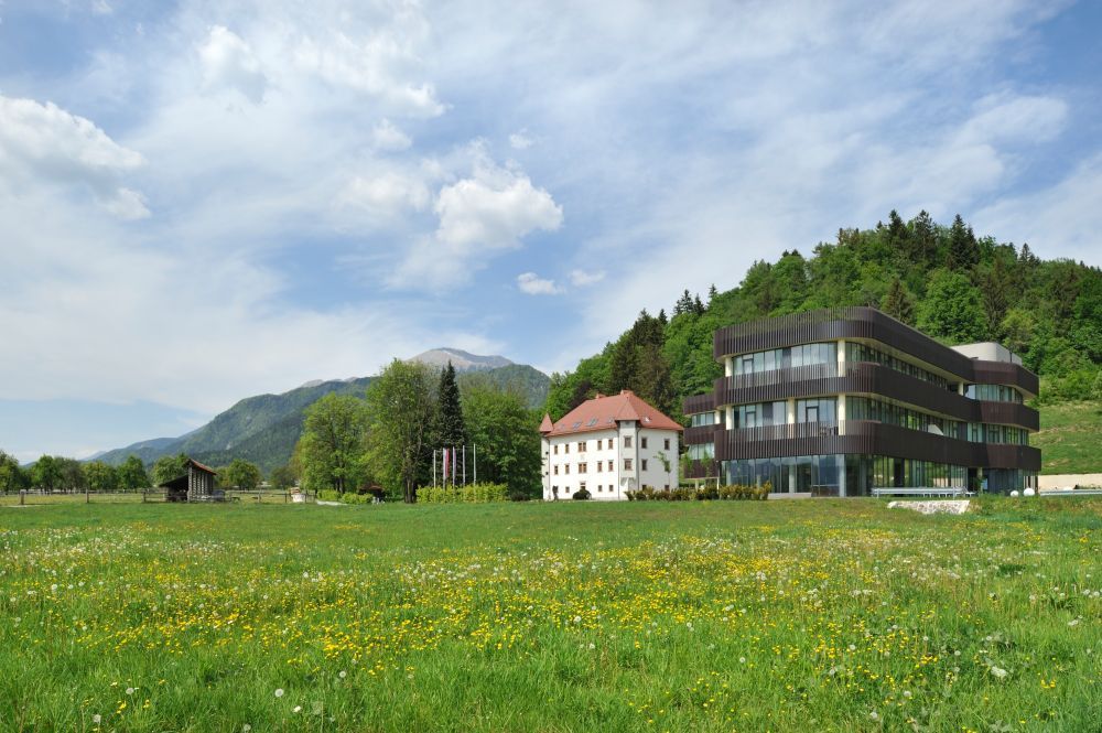 Отель, гостиница в Бледе, Словения, 3 000 м2 - фото 1