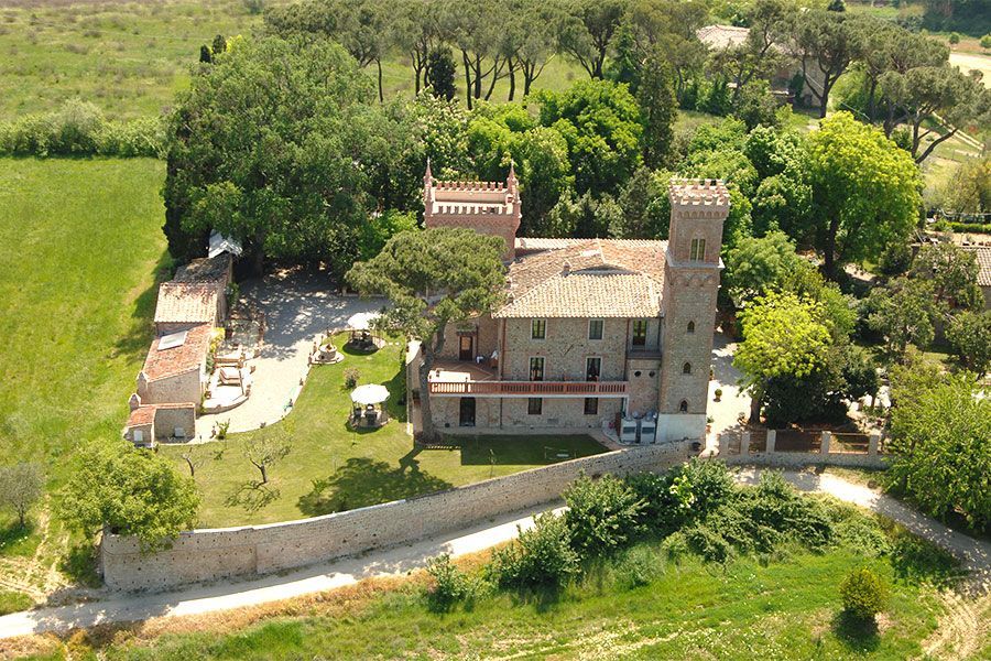 Замок в Перудже, Италия, 710 м2 - фото 1