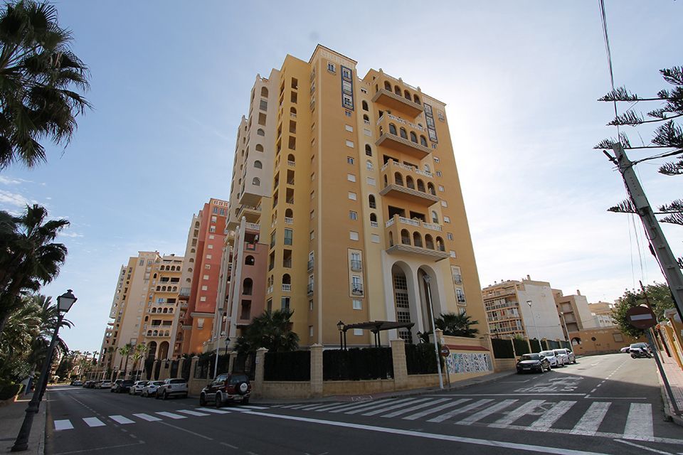 Апартаменты в Торревьехе, Испания, 76 м2 - фото 1