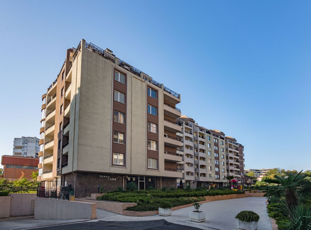 Апартаменты в Бургасе, Болгария, 103 м2 - фото 1