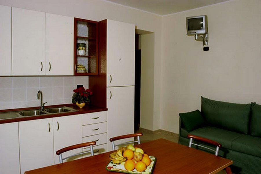 Отель, гостиница в Санта-Мария дель Чедро, Италия, 3 000 м² - фото 4