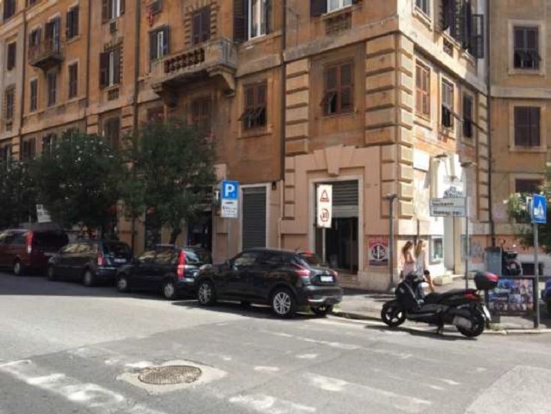 Коммерческая недвижимость в Риме, Италия, 90 м2 - фото 1