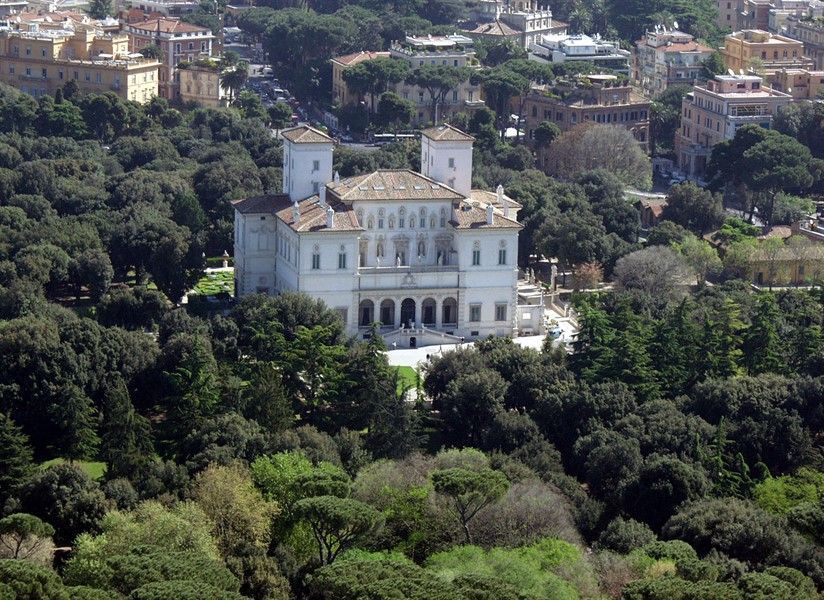 Коммерческая недвижимость в Риме, Италия, 2 500 м2 - фото 1