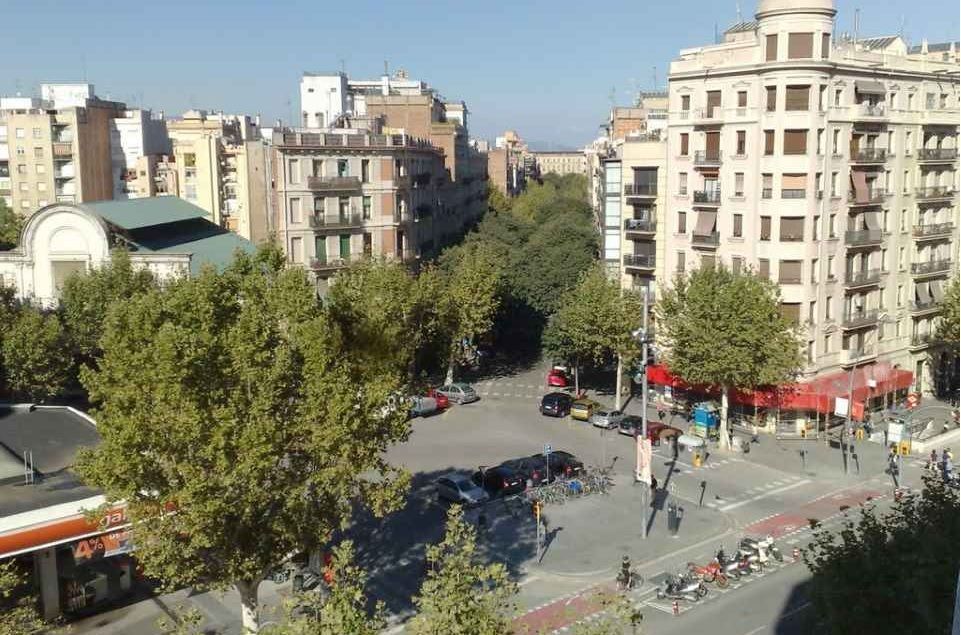 Доходный дом в Барселоне, Испания, 960 м2 - фото 1