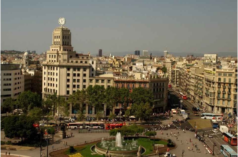 Коммерческая недвижимость в Барселоне, Испания, 3 540 м2 - фото 1