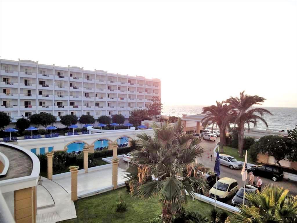 Отель, гостиница на Родосе, Греция, 9 754 м2 - фото 1