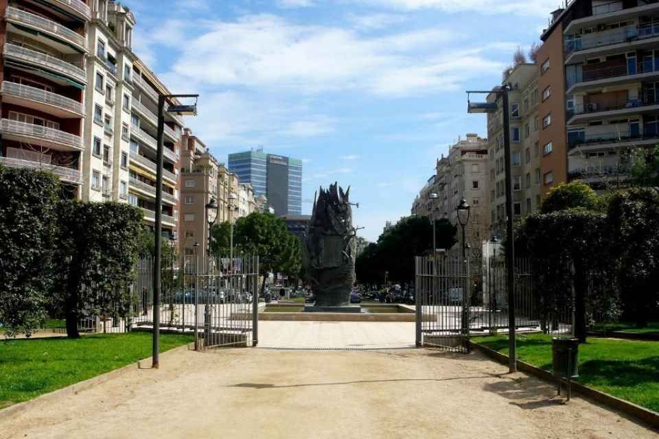 Коммерческая недвижимость в Барселоне, Испания, 230 м2 - фото 1