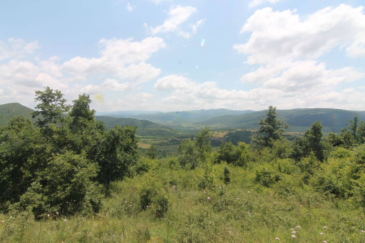Земля в Ловече, Болгария, 47 000 м2 - фото 1