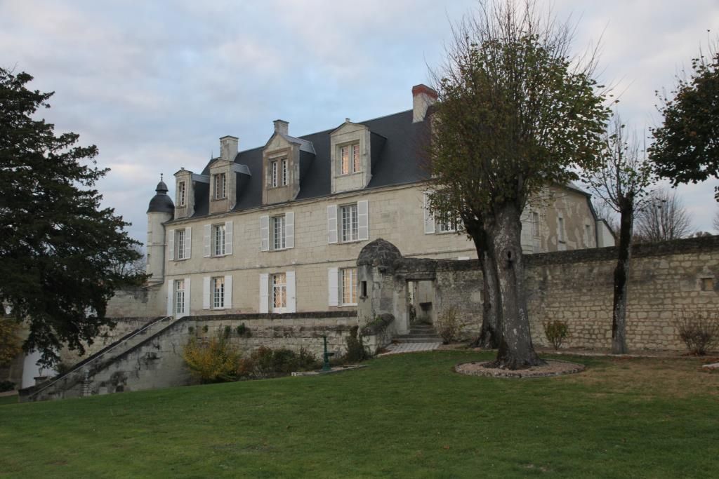 Замок в Шаранте, Франция, 488 м2 - фото 1