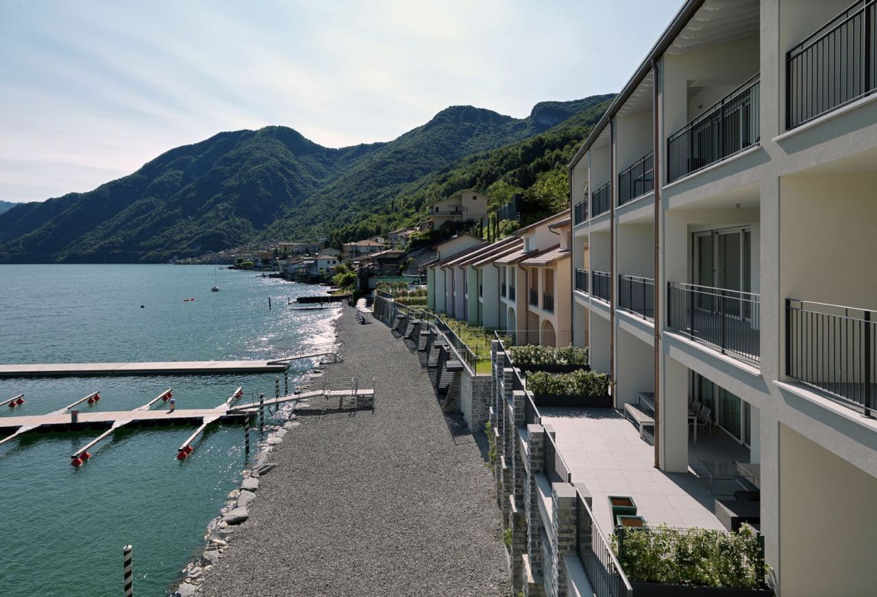 Апартаменты у озера Комо, Италия, 88 м2 - фото 1
