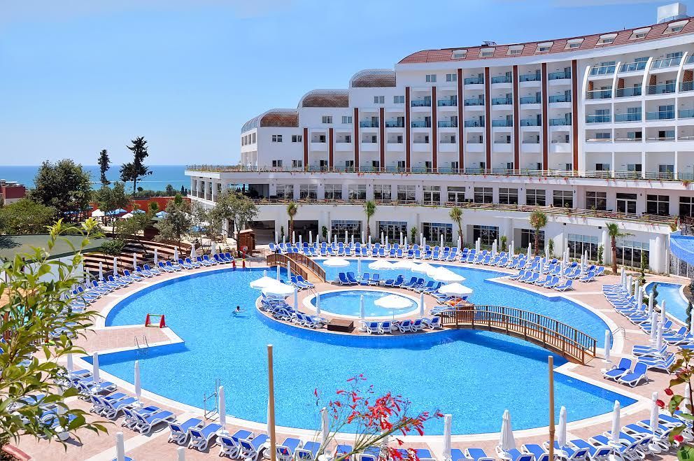 Отель, гостиница в Анталии, Турция, 15 000 м2 - фото 1