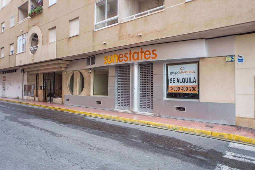Коммерческая недвижимость в Торревьехе, Испания, 172 м2 - фото 1