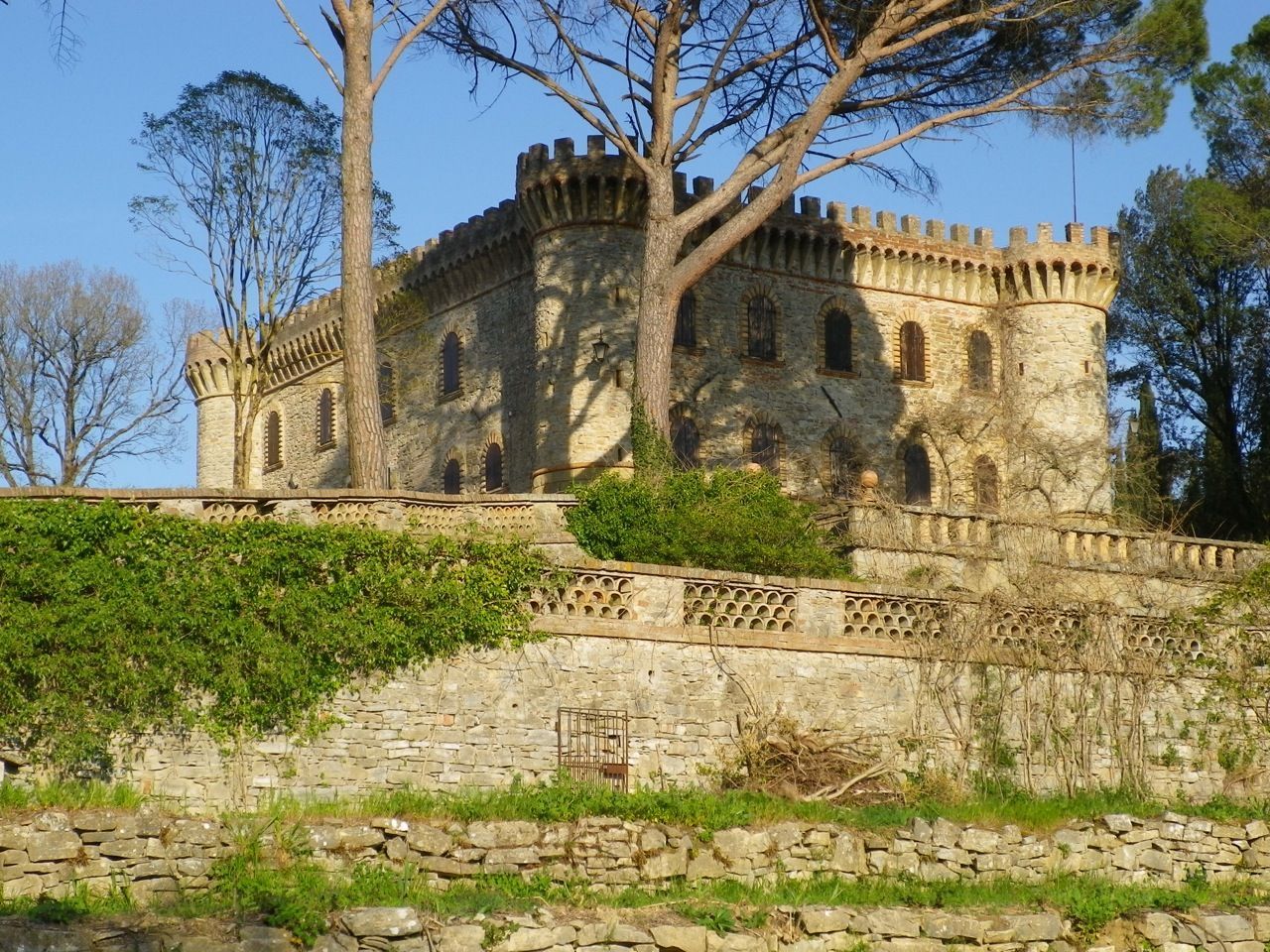 Замок Умбрия, Италия, 4 000 м2 - фото 1