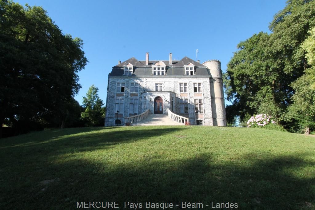 Замок в Биаррице, Франция, 800 м2 - фото 1
