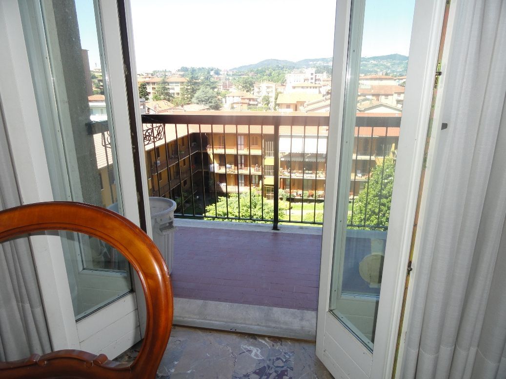 Апартаменты в Бергамо, Италия, 75 м2 - фото 1