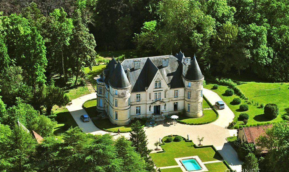 Замок в Дордони, Франция, 900 м2 - фото 1