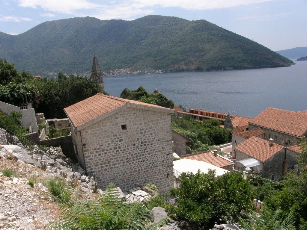 Дом в Перасте, Черногория, 243 м2 - фото 1