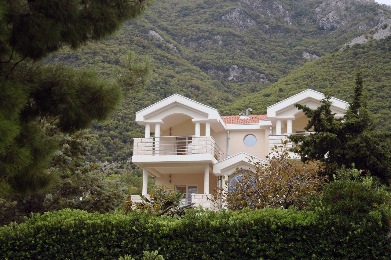 Коммерческая недвижимость в Которе, Черногория, 670 м2 - фото 1