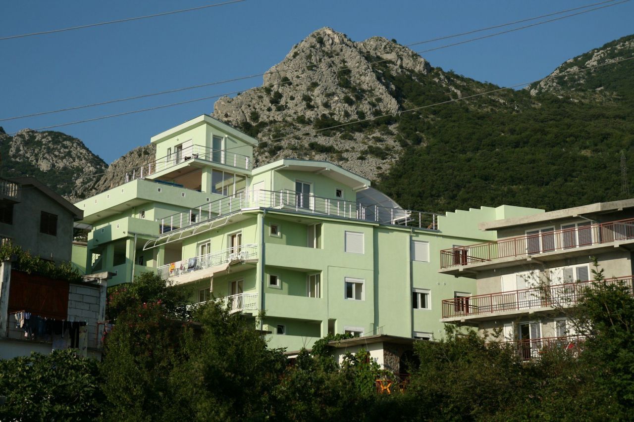 Коммерческая недвижимость в Баре, Черногория, 1 244 м2 - фото 1