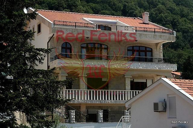 Дом в Петроваце, Черногория, 760 м2 - фото 1
