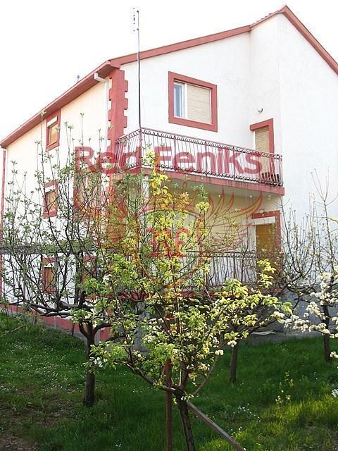 Дом в Подгорице, Черногория, 270 м2 - фото 1