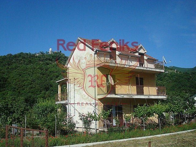 Дом в Зеленике, Черногория, 180 м2 - фото 1