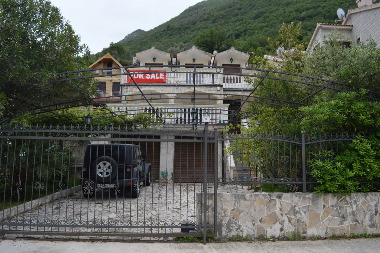 Дом в Которе, Черногория, 200 м2 - фото 1