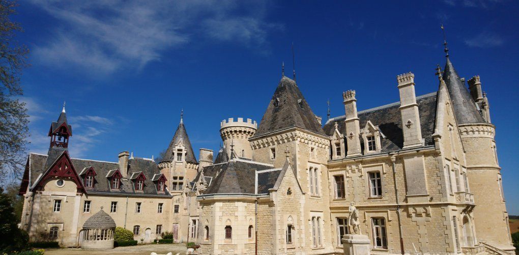 Замок в Шаранте, Франция, 1 200 м2 - фото 1