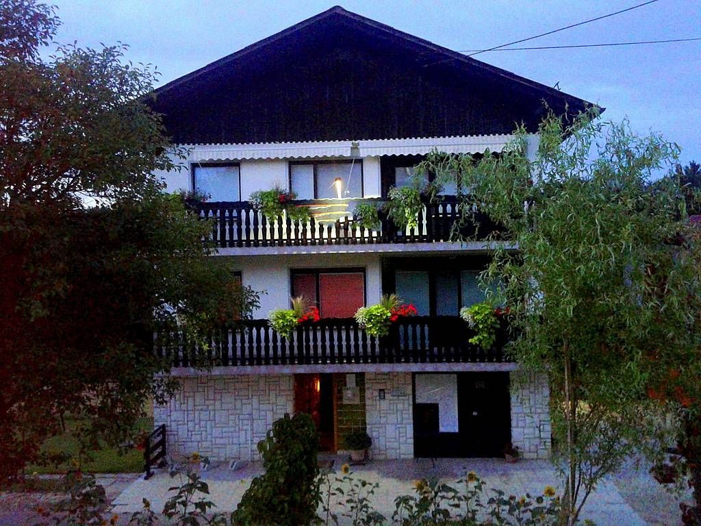 Коммерческая недвижимость в Медводе, Словения, 507 м2 - фото 1