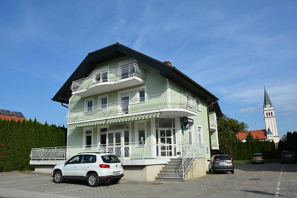 Отель, гостиница в Моравске-Топлице, Словения, 638 м2 - фото 1