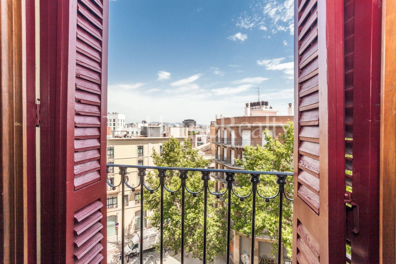 Апартаменты в Барселоне, Испания, 65 м2 - фото 1