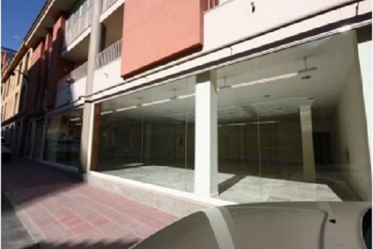 Магазин в Сан-Фелиу-де-Гишольс, Испания, 197 м2 - фото 1