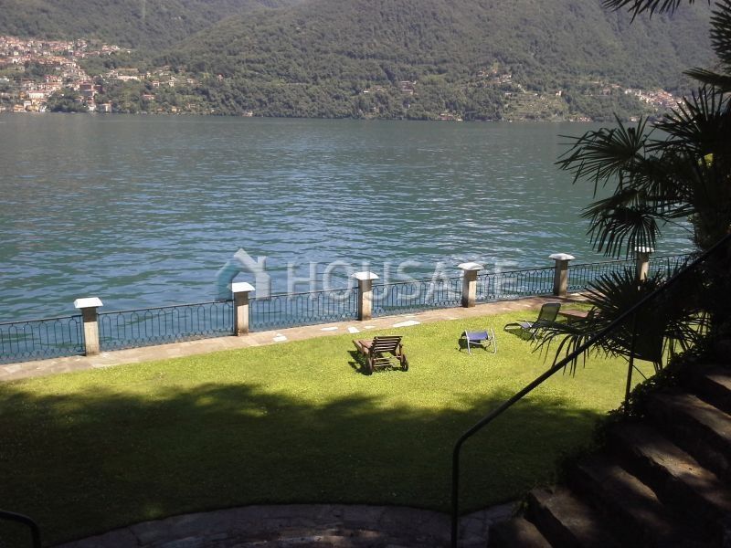 Вилла у озера Комо, Италия, 180 м2 - фото 1