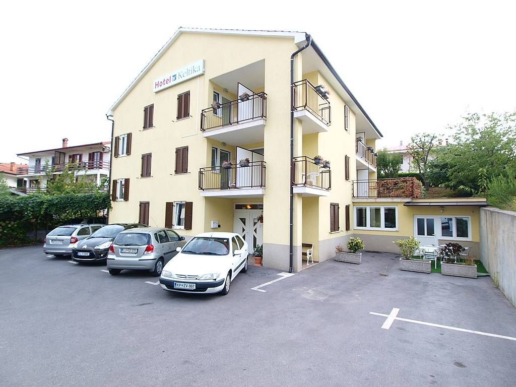 Отель, гостиница в Изоле, Словения, 543 м2 - фото 1