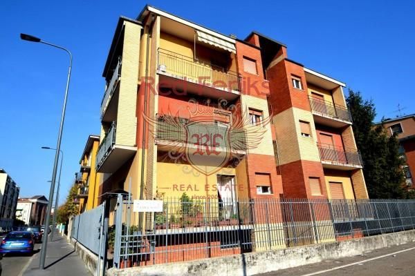 Коммерческая недвижимость в Милане, Италия, 750 м2 - фото 1