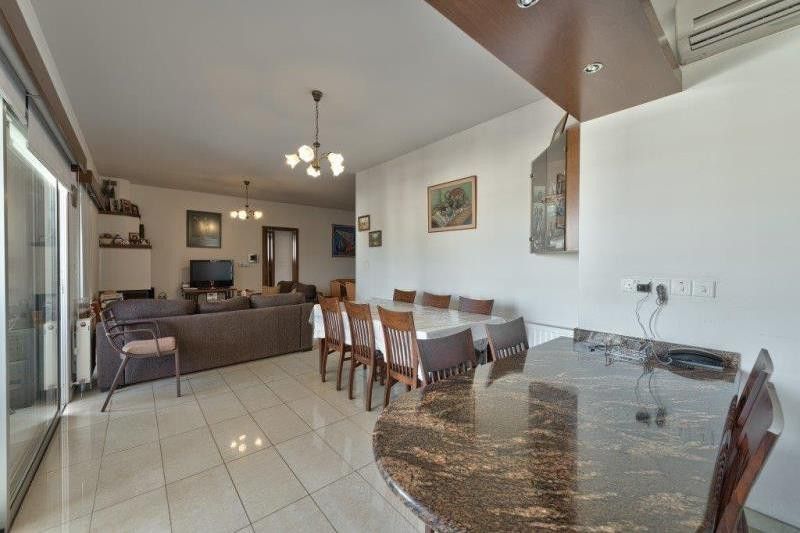Купить дом в Лимасоле, Кипр - цена 109 251 534 рублей, 841 м² – Prian.ru